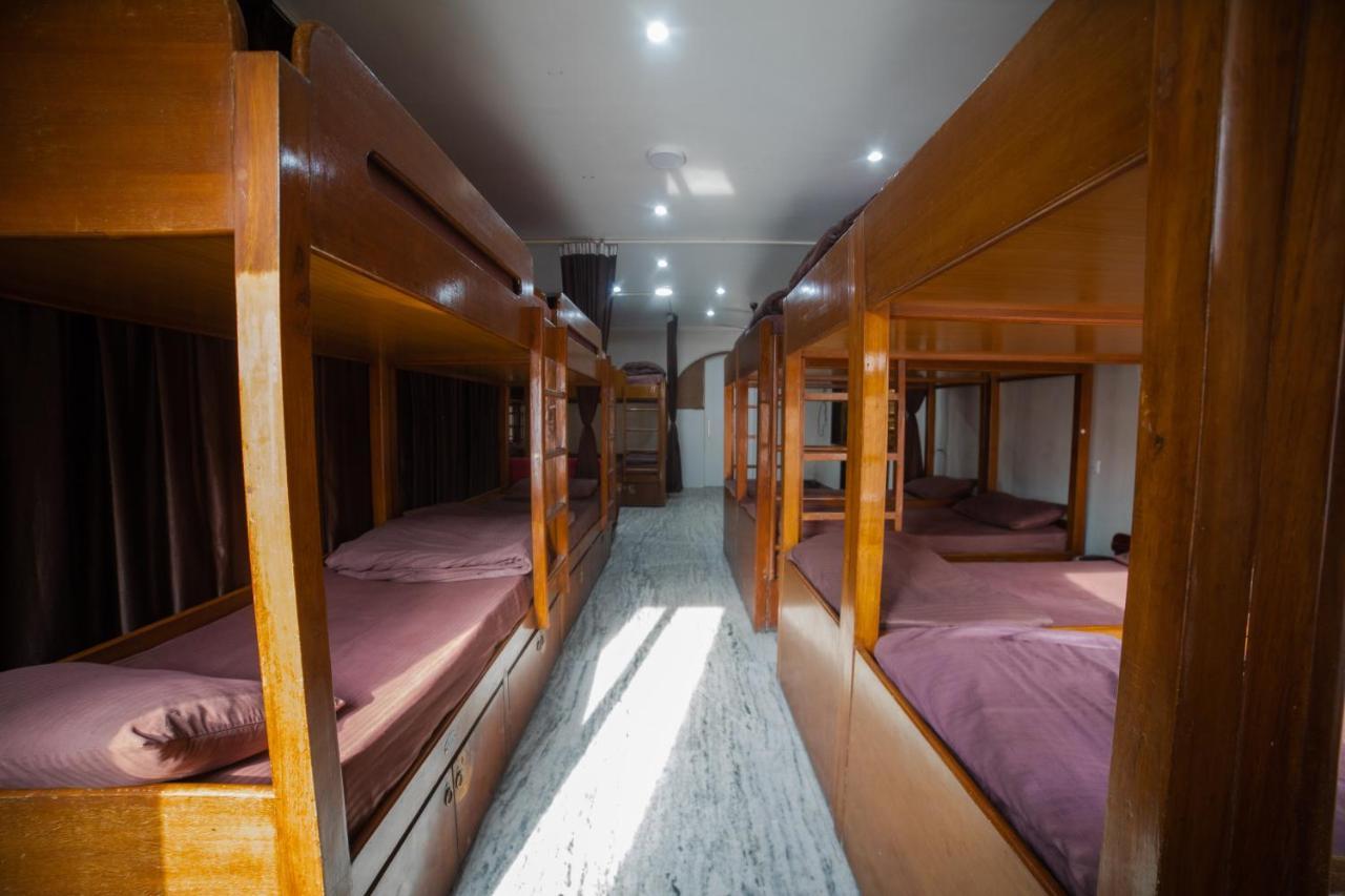 Pearl Courtyard Dormitory Váránaszi Kültér fotó
