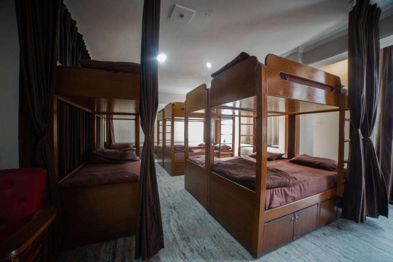 Pearl Courtyard Dormitory Váránaszi Kültér fotó