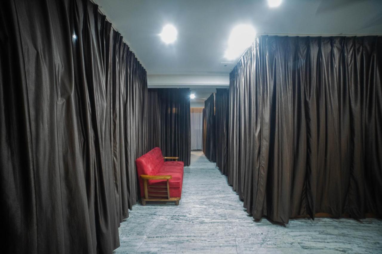 Pearl Courtyard Dormitory Váránaszi Kültér fotó