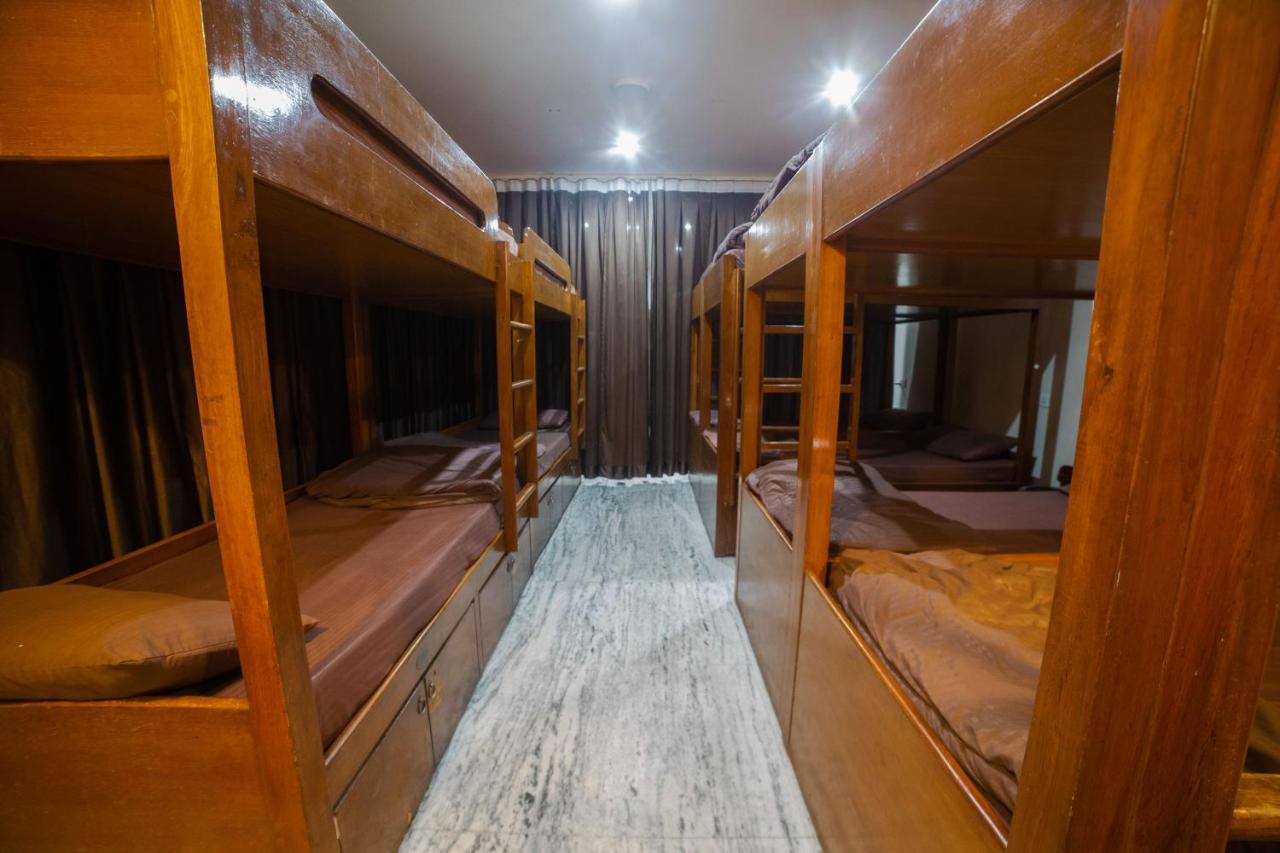 Pearl Courtyard Dormitory Váránaszi Kültér fotó