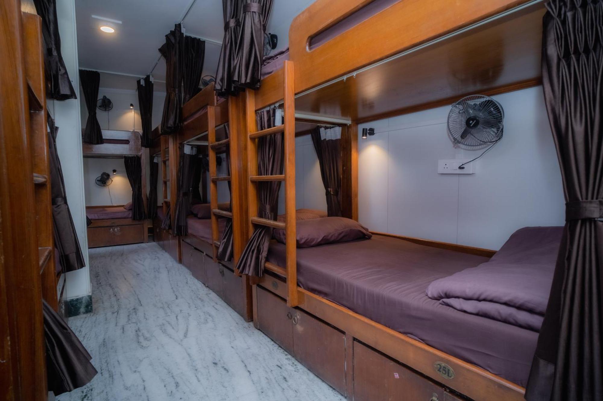 Pearl Courtyard Dormitory Váránaszi Kültér fotó