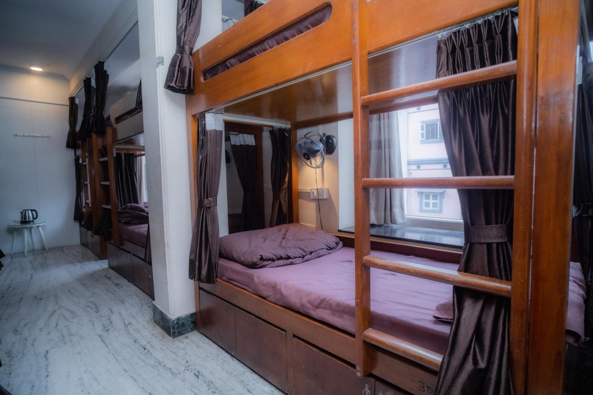 Pearl Courtyard Dormitory Váránaszi Kültér fotó