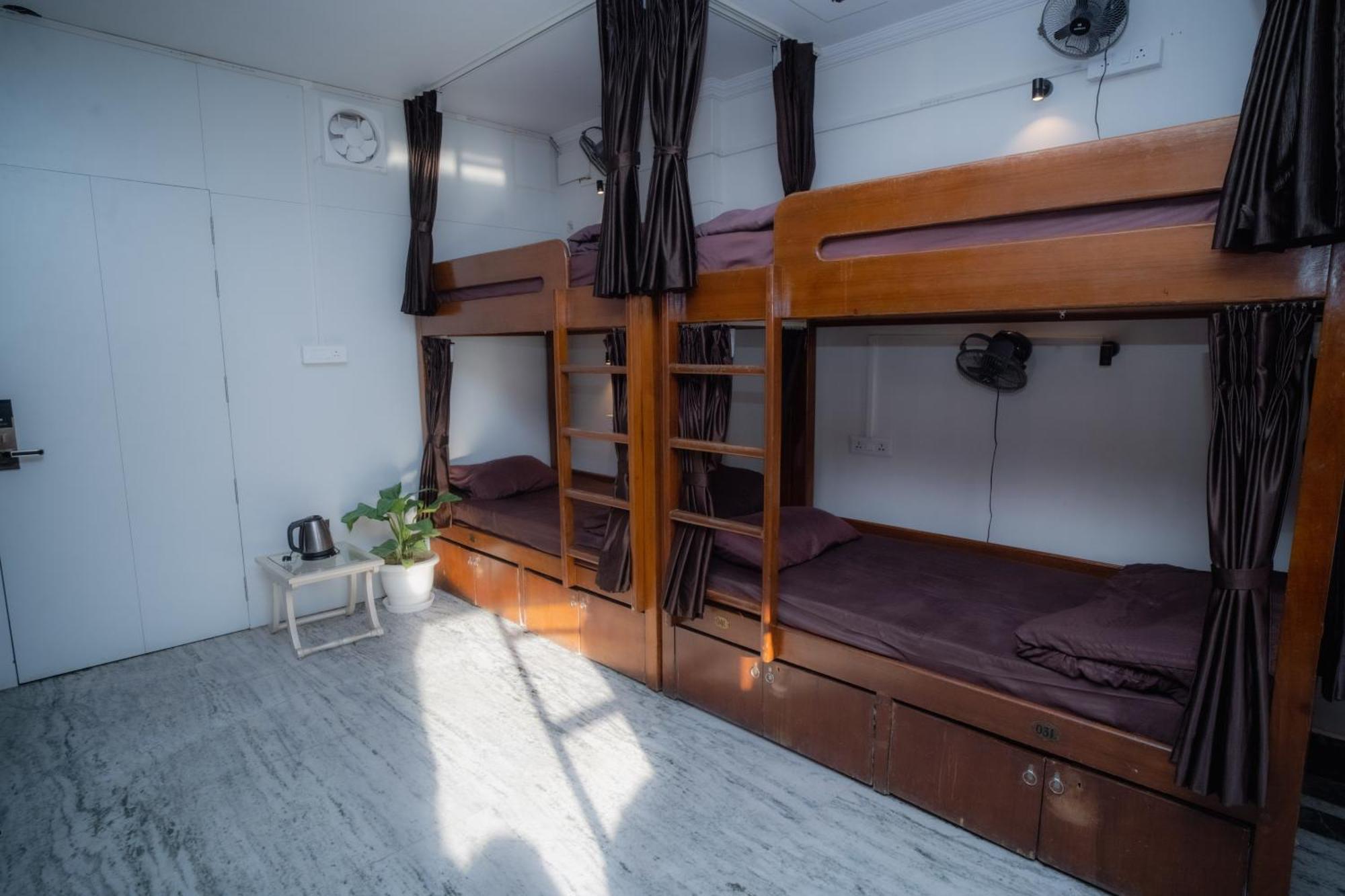 Pearl Courtyard Dormitory Váránaszi Kültér fotó