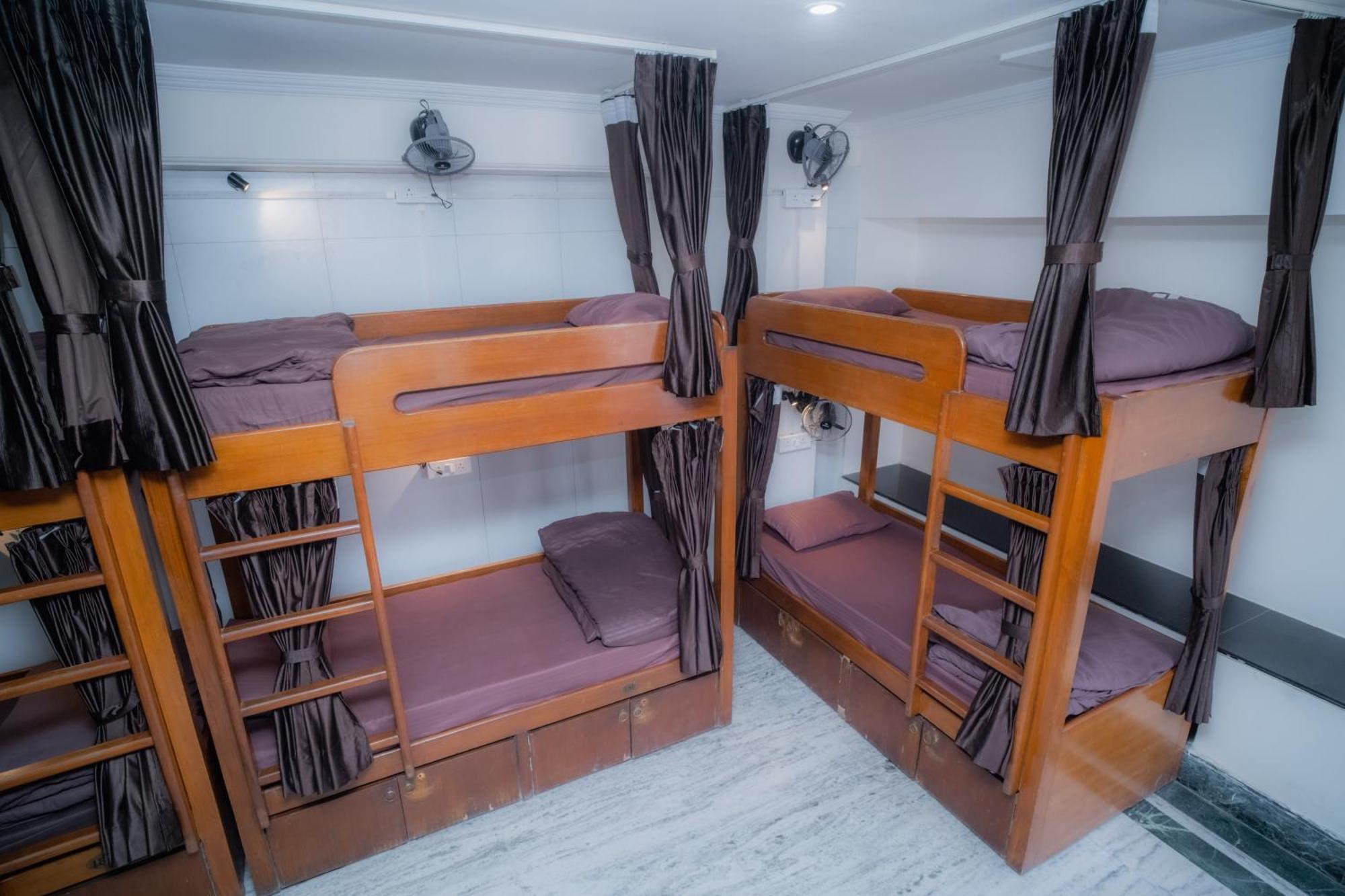 Pearl Courtyard Dormitory Váránaszi Kültér fotó