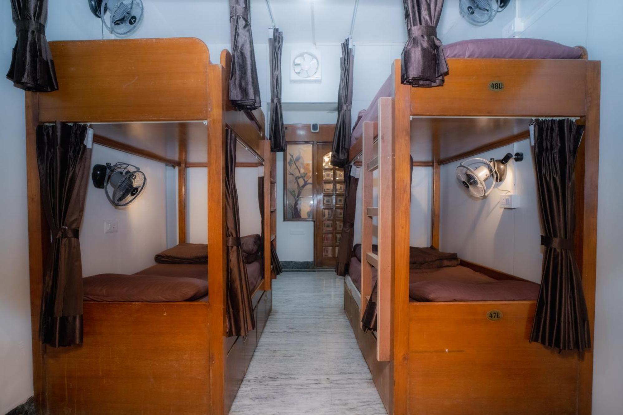 Pearl Courtyard Dormitory Váránaszi Kültér fotó