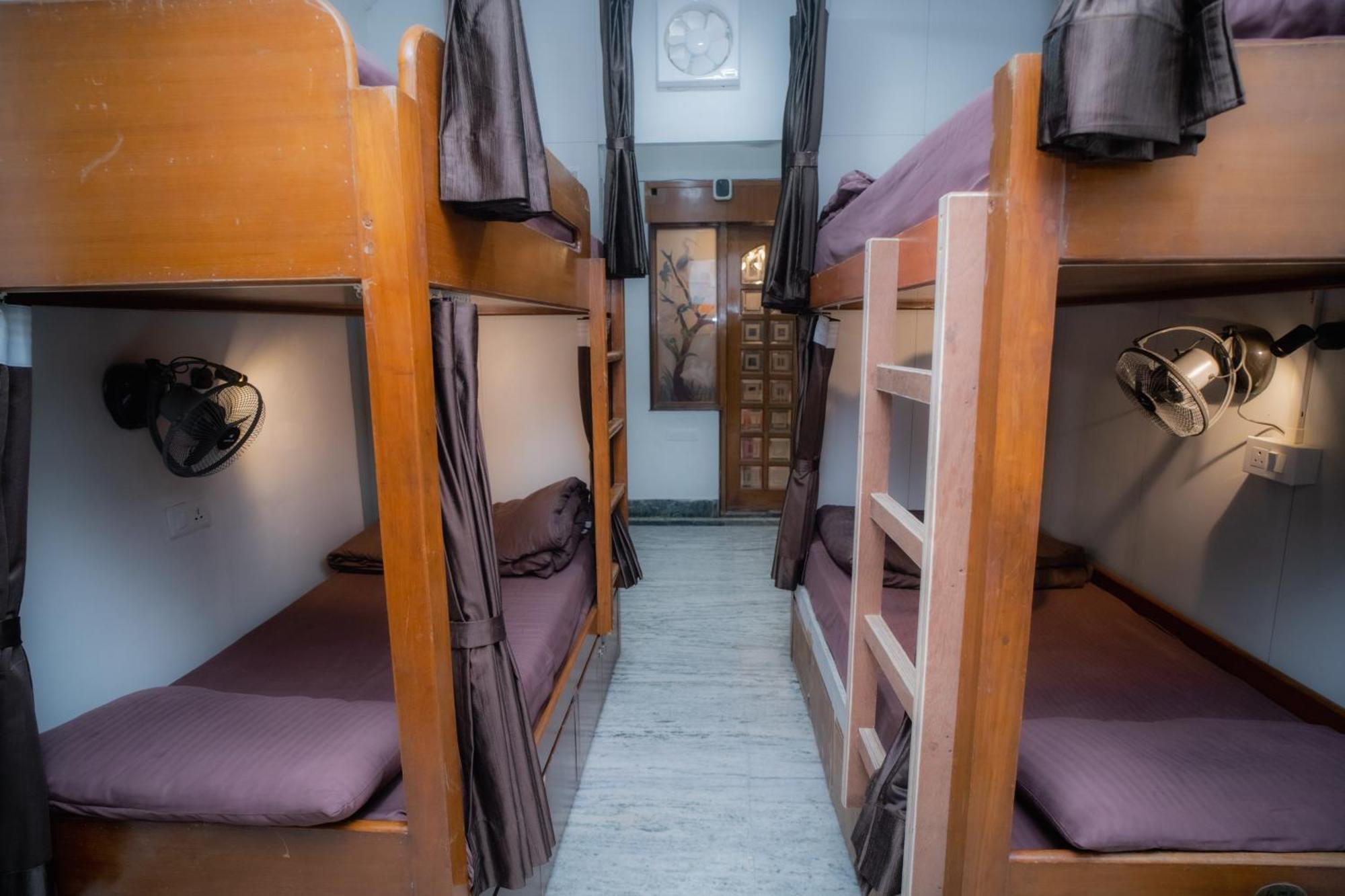 Pearl Courtyard Dormitory Váránaszi Kültér fotó